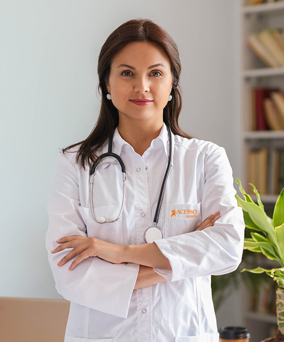 Médica da Acesso Saúde em Colombo, PR